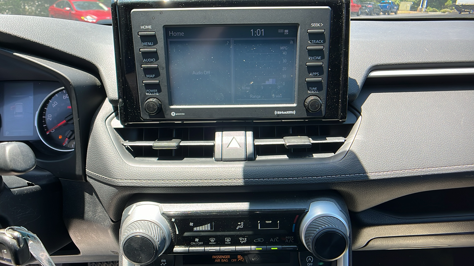 2020 Toyota RAV4 LE 10