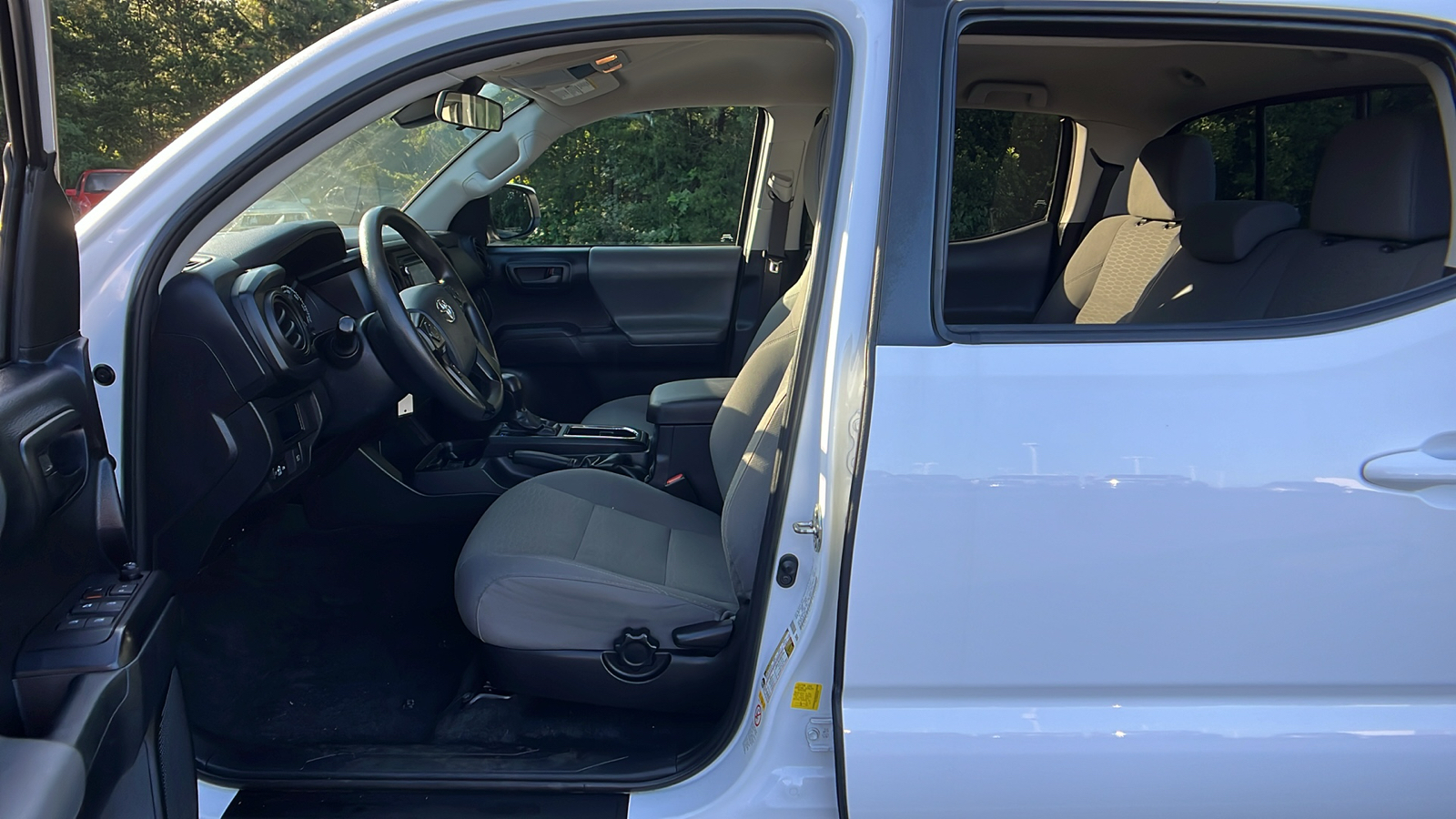 2019 Toyota Tacoma SR 15