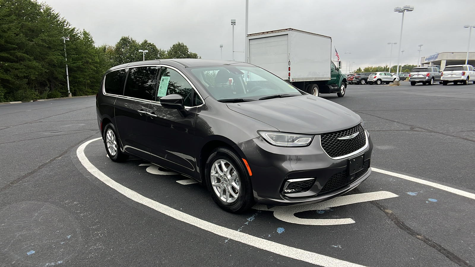 2023 Chrysler Pacifica Touring L 1