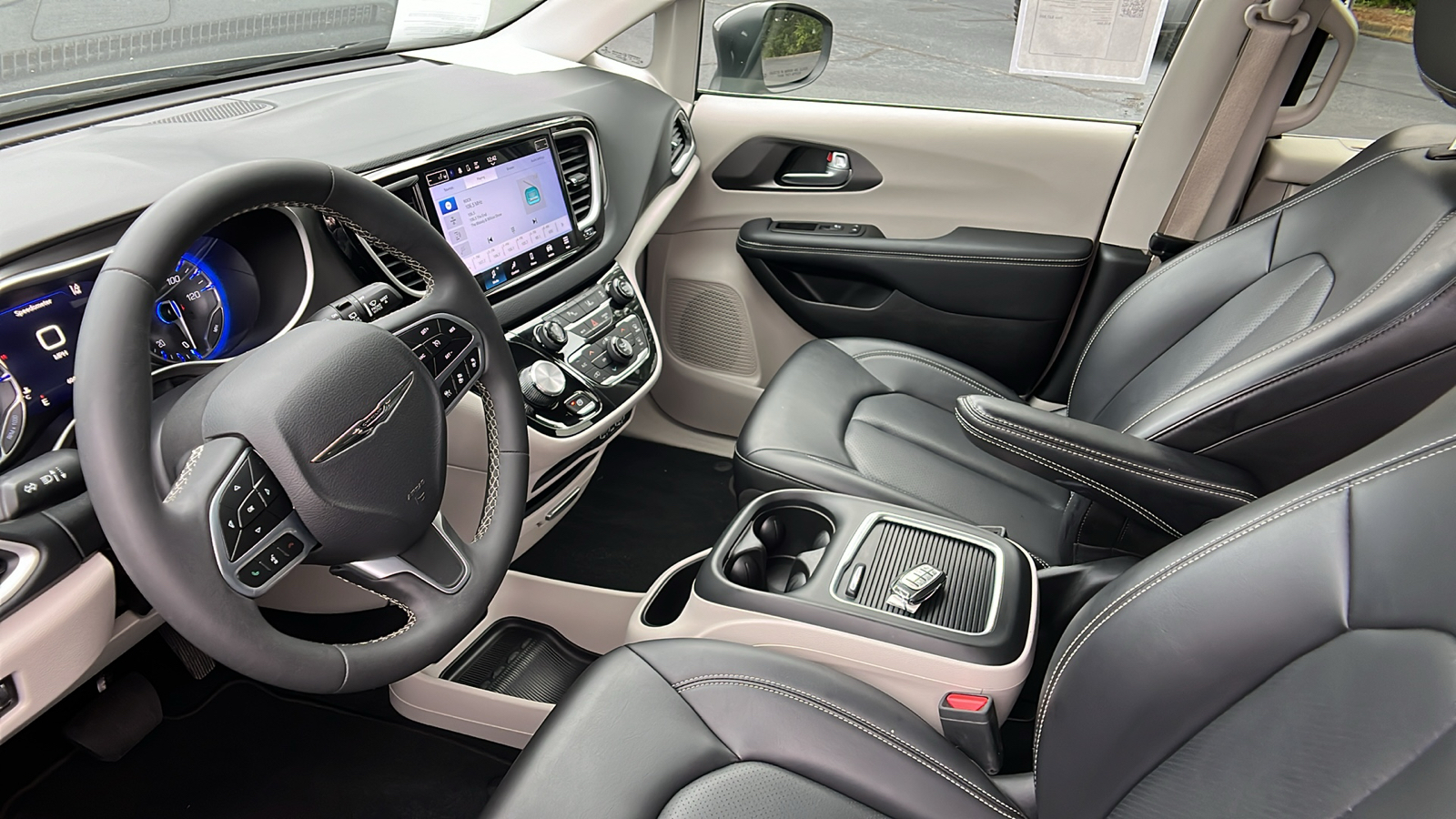 2023 Chrysler Pacifica Touring L 6