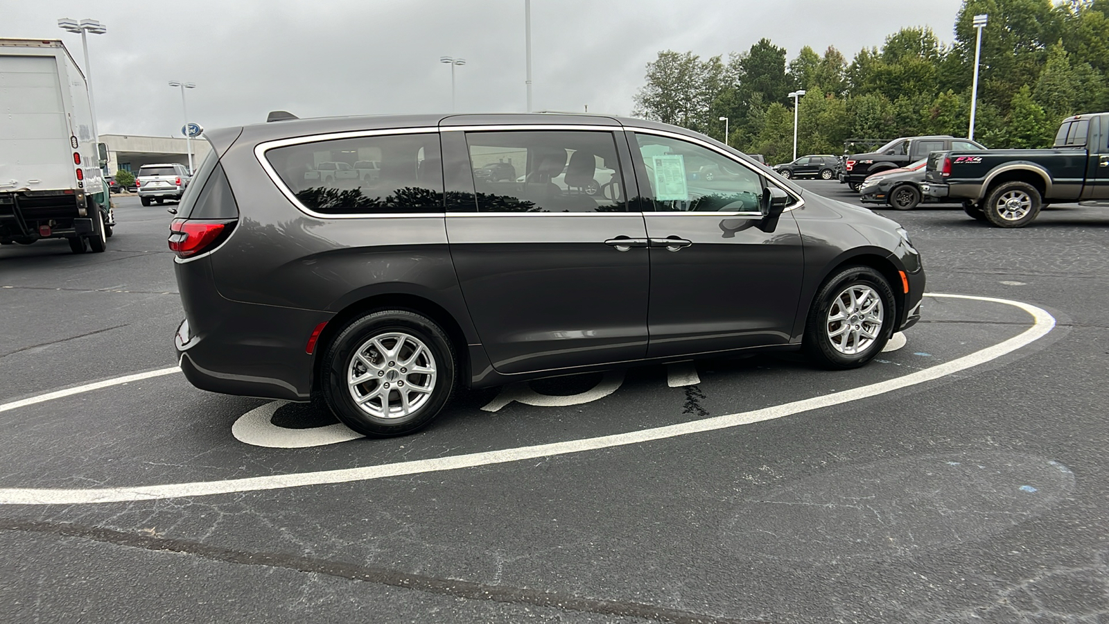 2023 Chrysler Pacifica Touring L 23