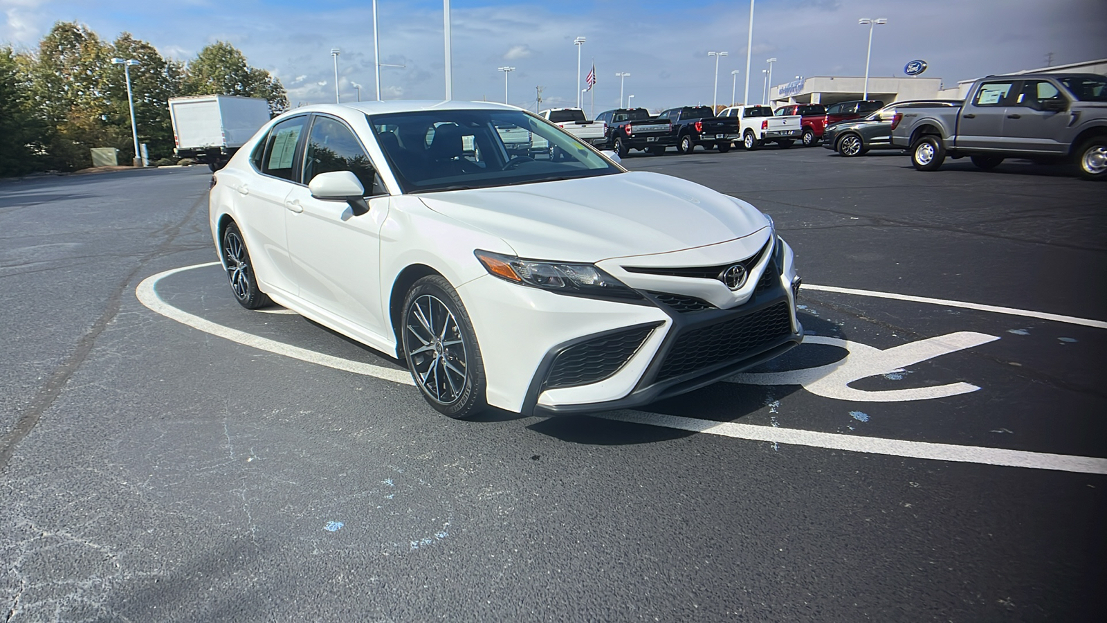 2021 Toyota Camry SE 1