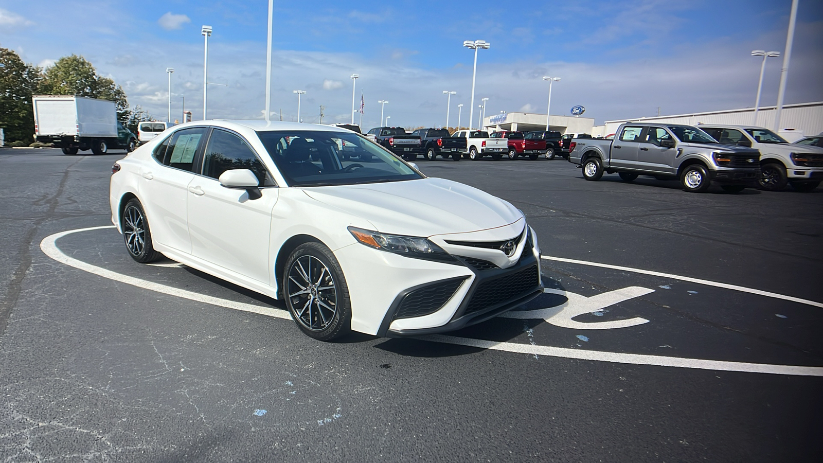 2021 Toyota Camry SE 23