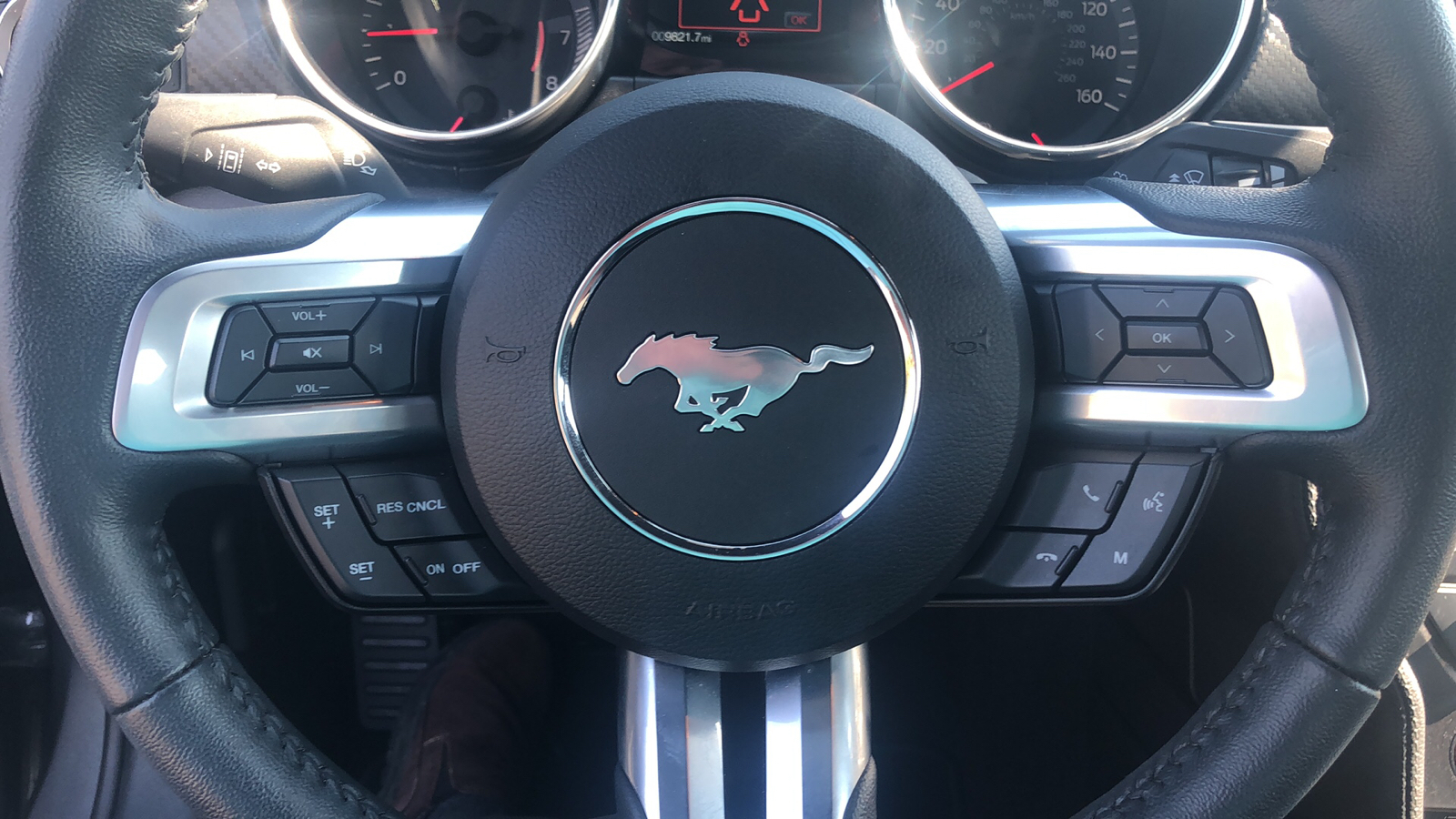 2021 Ford Mustang EcoBoost 12