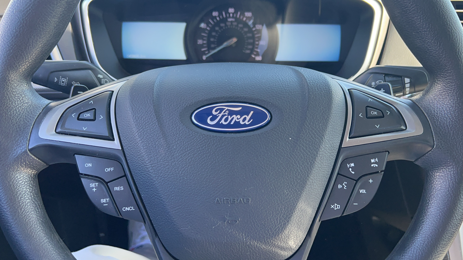 2019 Ford Fusion SE 14