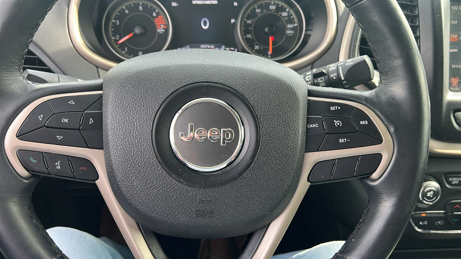 2018 Jeep Cherokee Limited 16