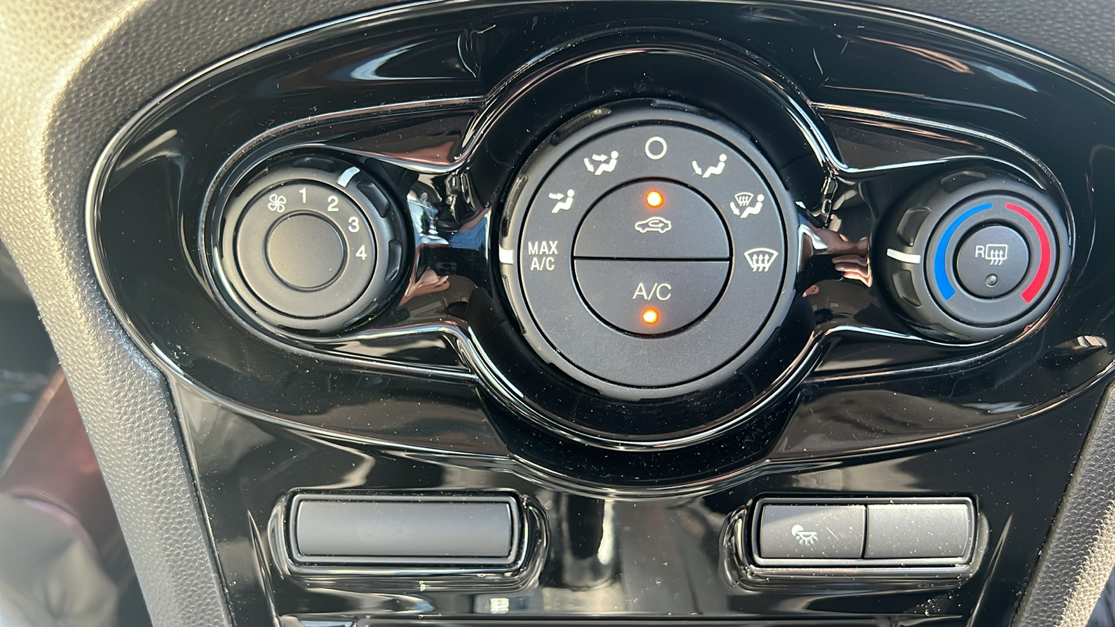 2019 Ford Fiesta SE 17