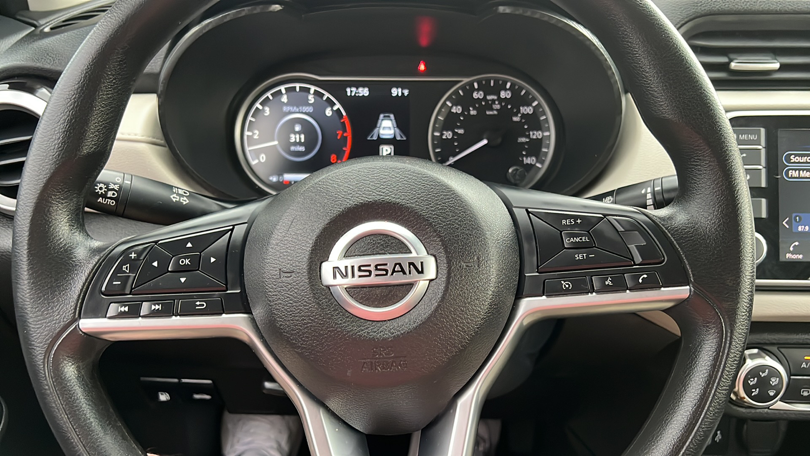 2021 Nissan Versa 1.6 SV 14