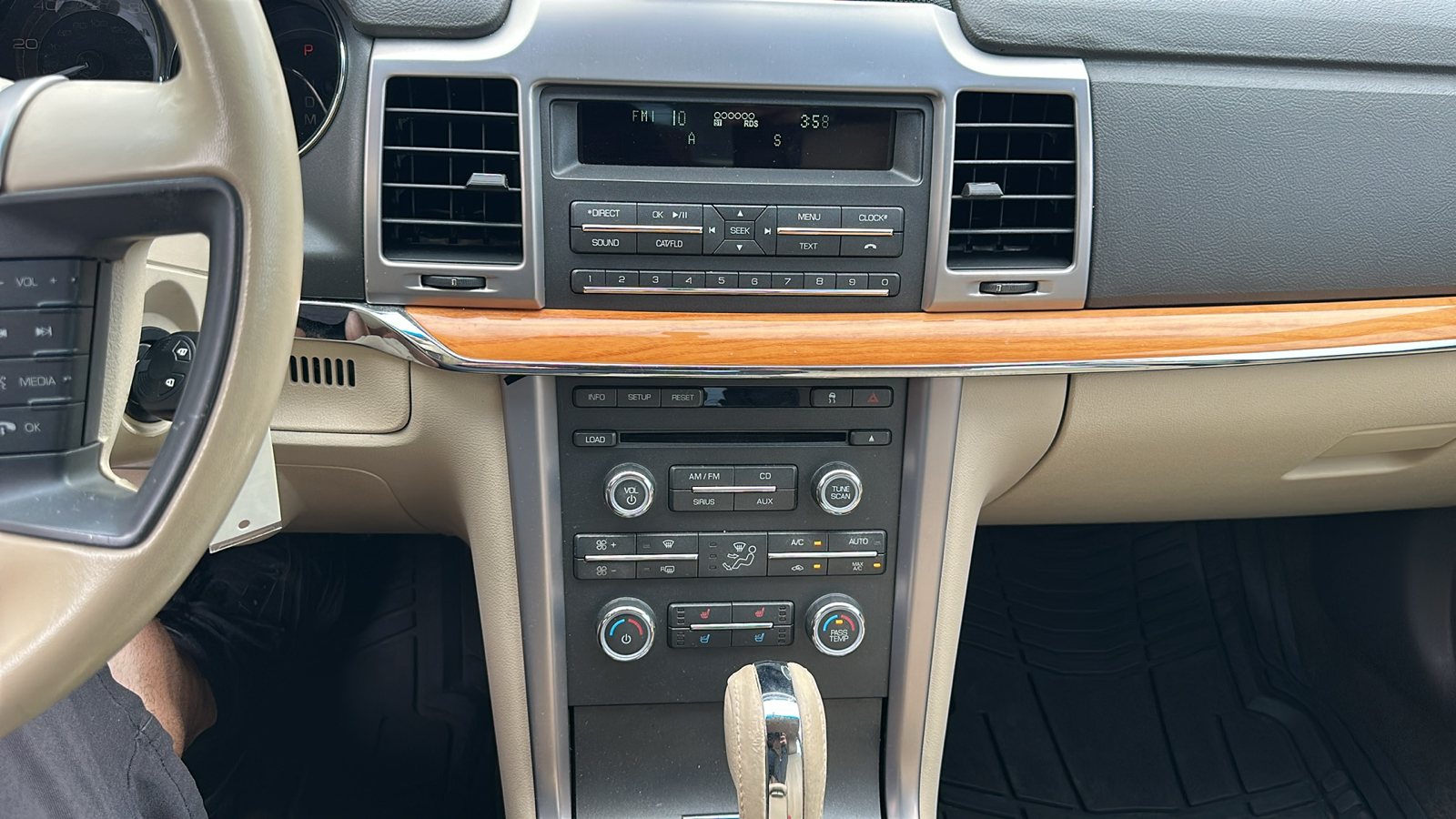 2010 Lincoln MKZ Base 22