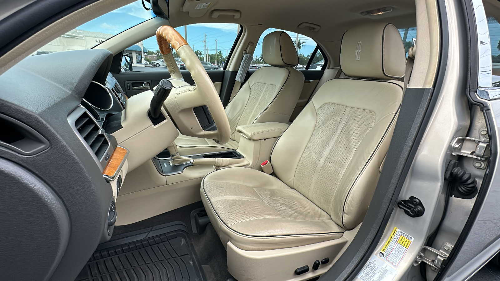 2010 Lincoln MKZ Base 26