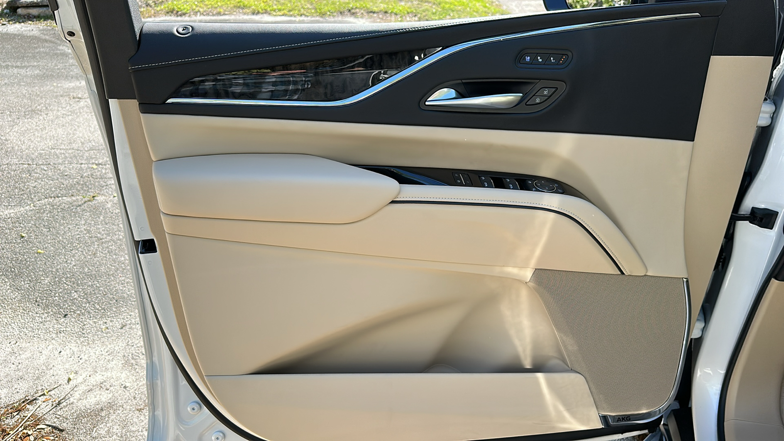 2024 Cadillac Escalade Premium Luxury 16