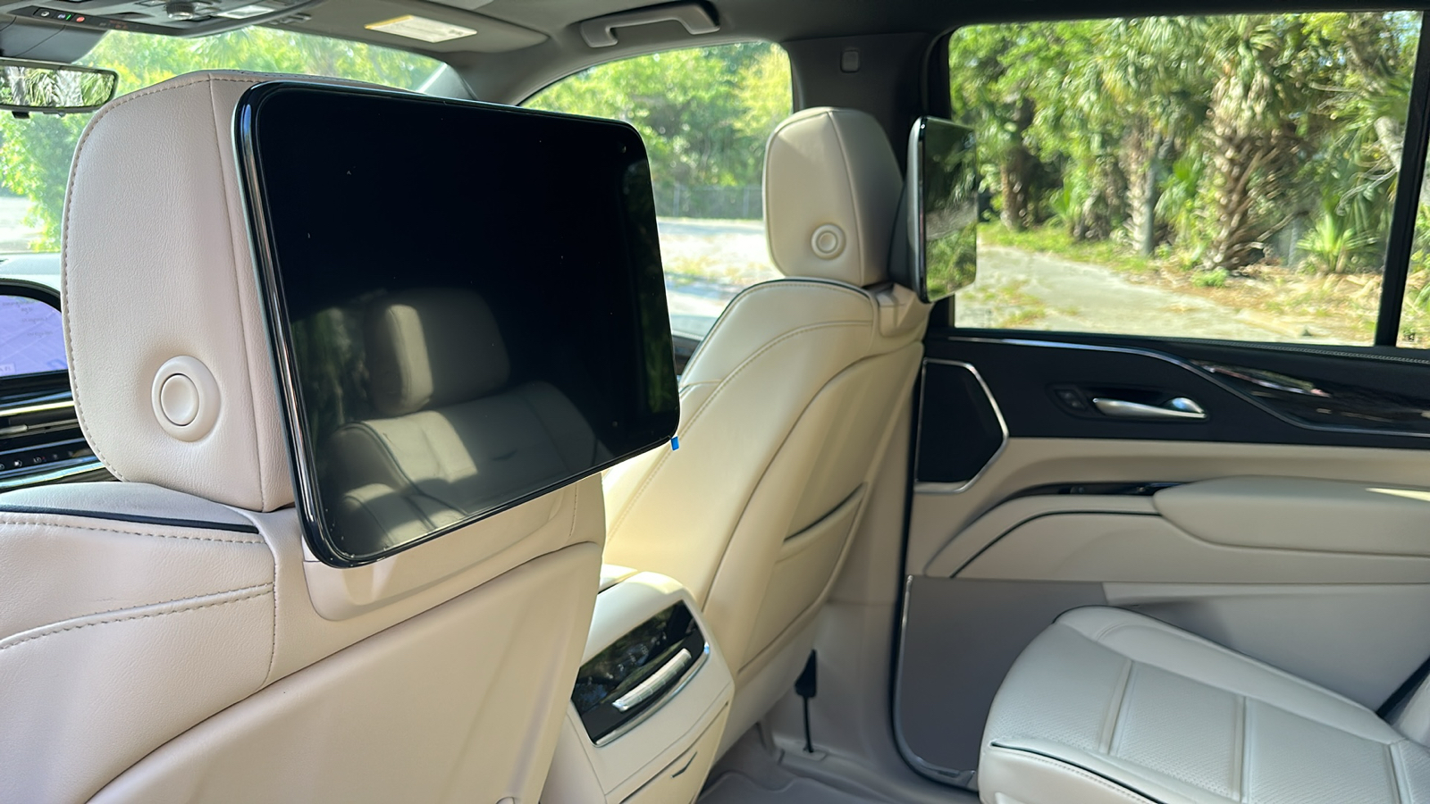 2024 Cadillac Escalade Premium Luxury 30