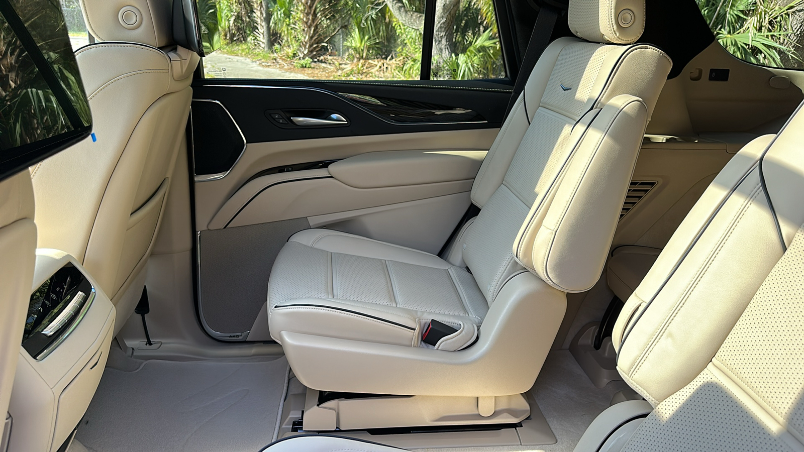 2024 Cadillac Escalade Premium Luxury 31