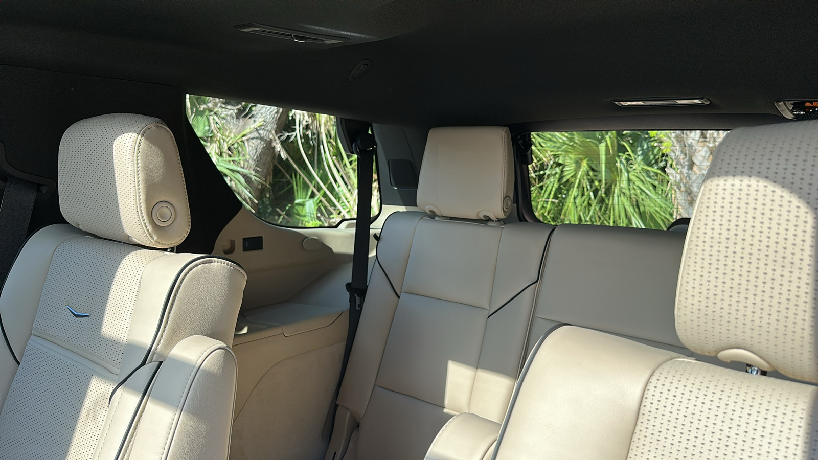 2024 Cadillac Escalade Premium Luxury 32