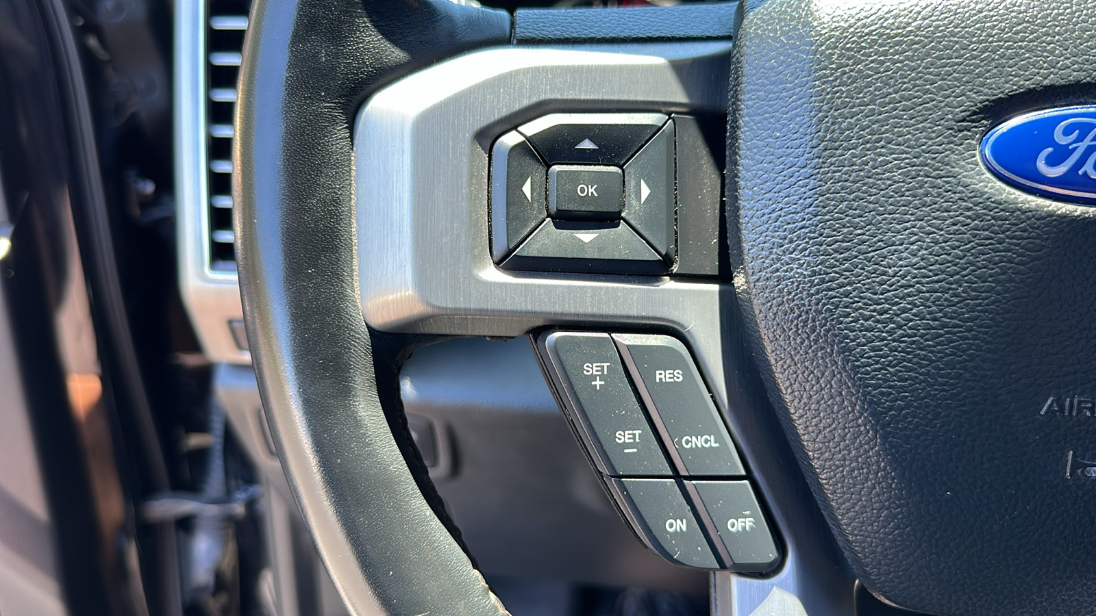 2019 Ford F-150 Platinum 18