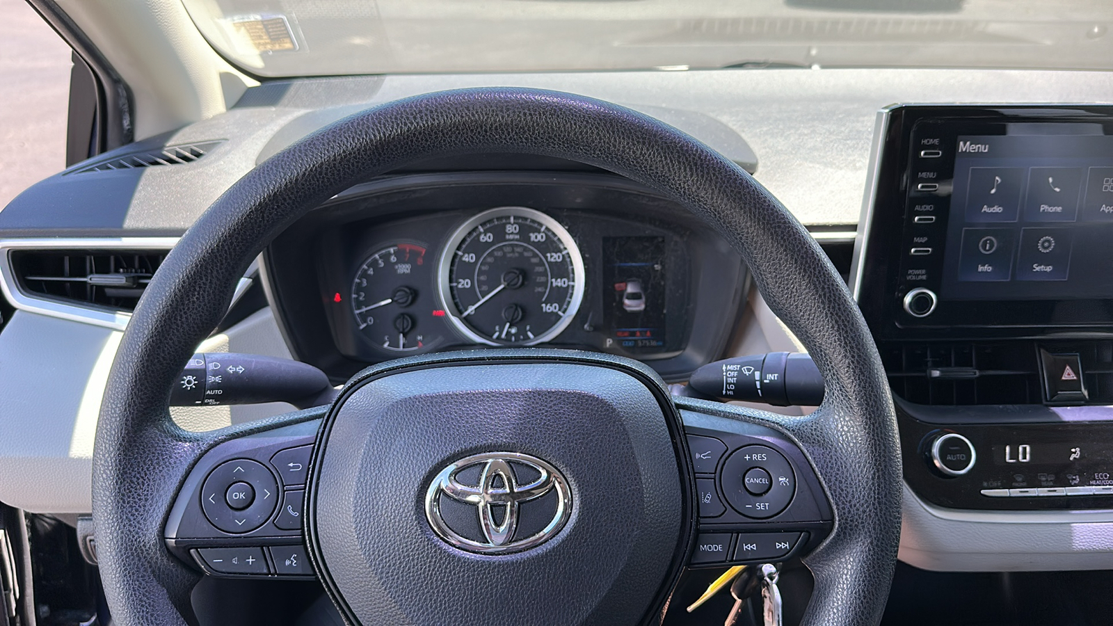 2020 Toyota Corolla LE 17