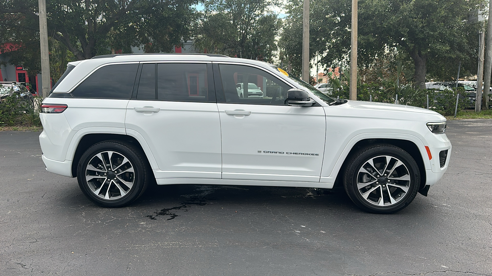 2023 Jeep Grand Cherokee Overland 4xe 8