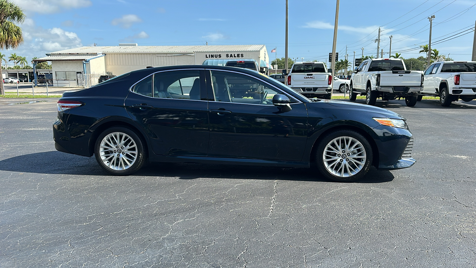 2019 Toyota Camry XLE 8