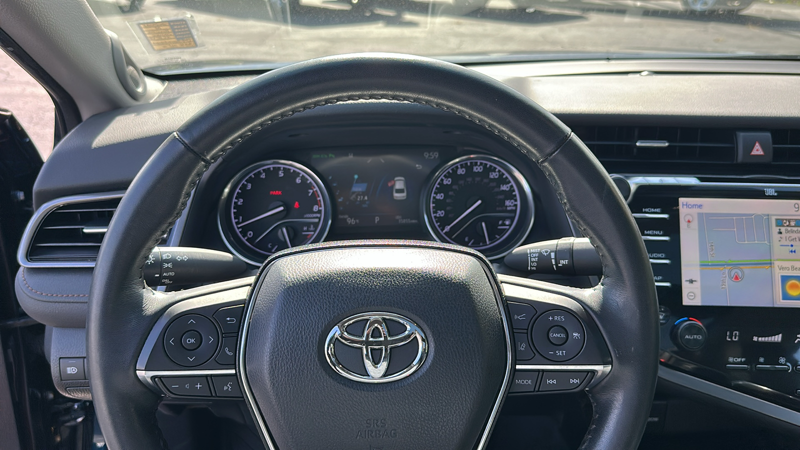 2019 Toyota Camry XLE 19