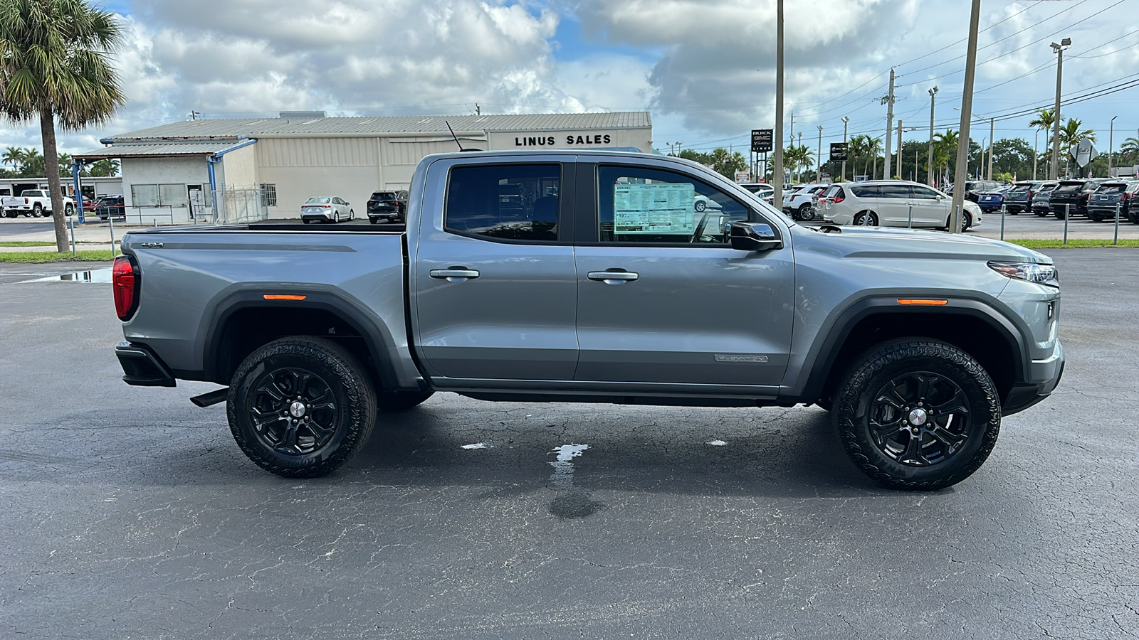 2024 GMC Canyon Elevation 8