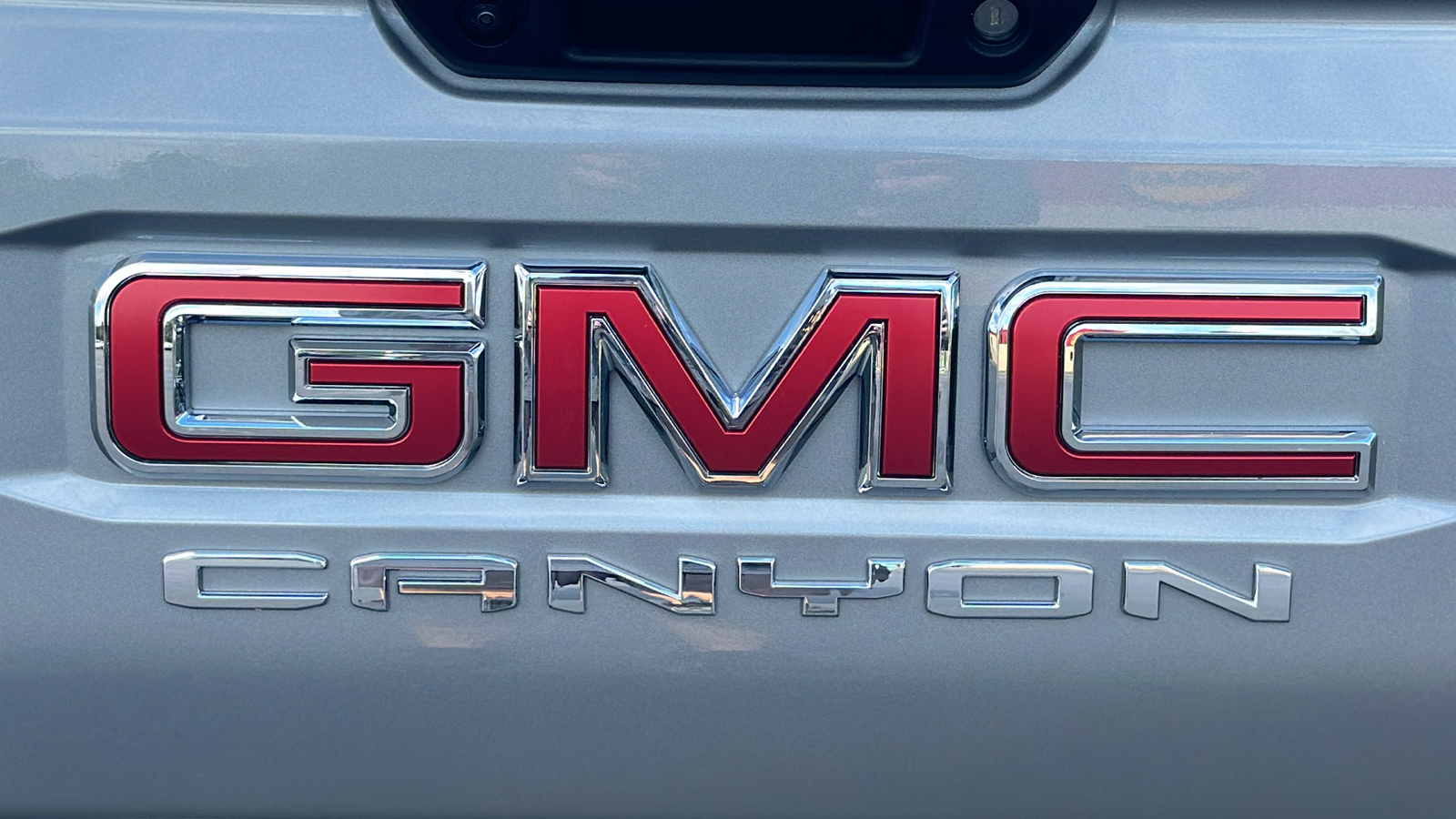 2024 GMC Canyon Elevation 9