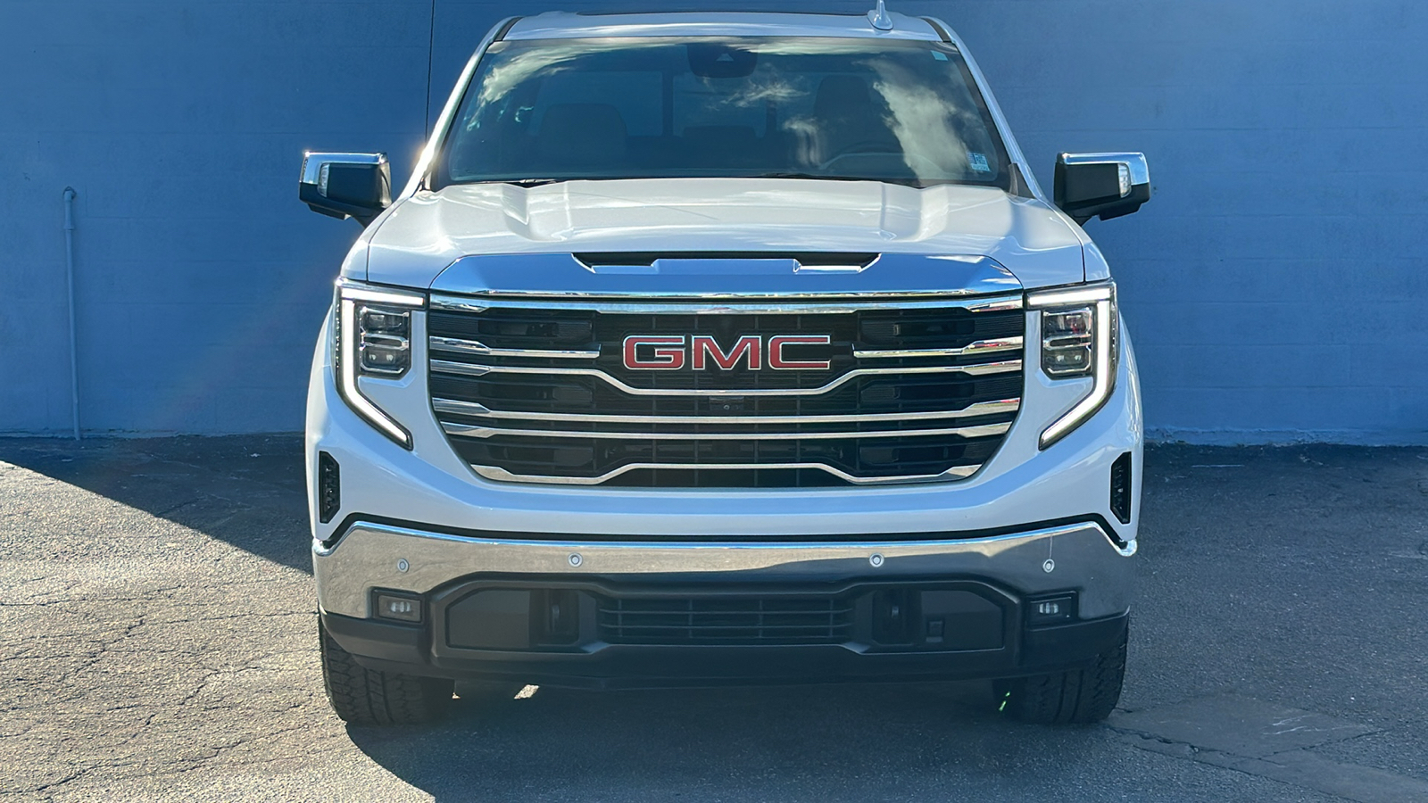 2023 GMC Sierra 1500 SLT 2