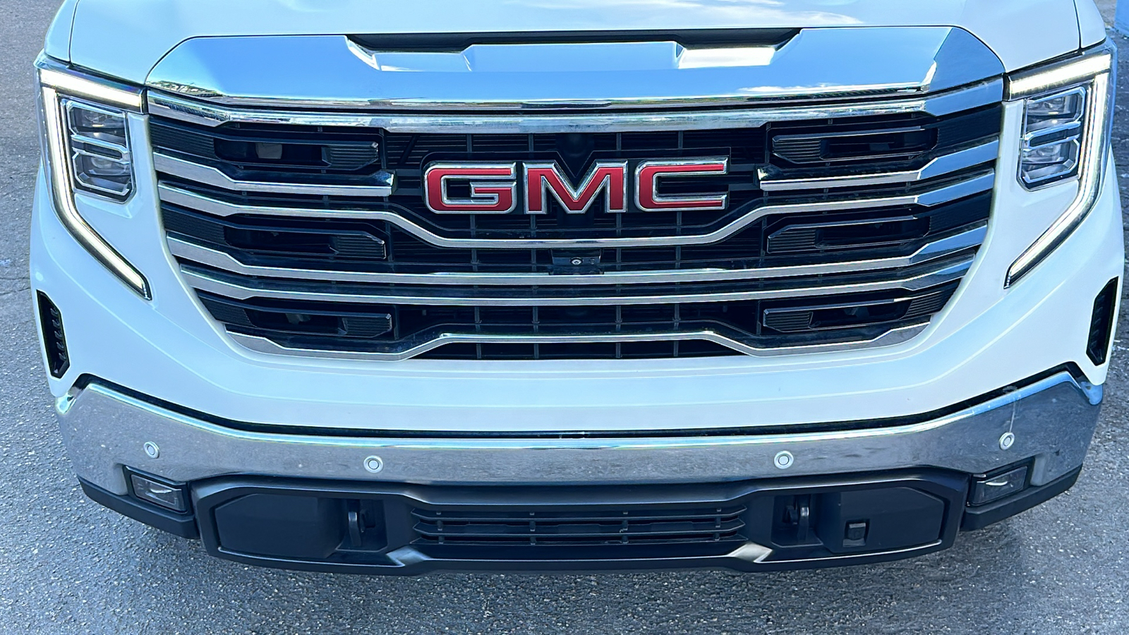 2023 GMC Sierra 1500 SLT 9