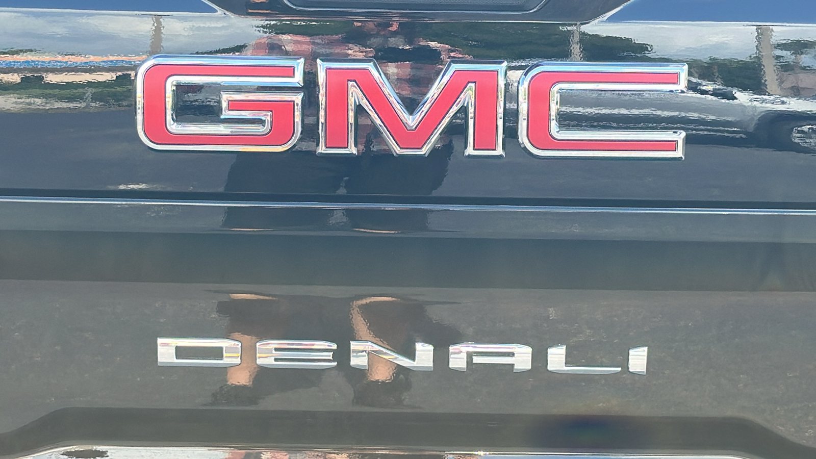 2024 GMC Sierra 2500HD Denali 9