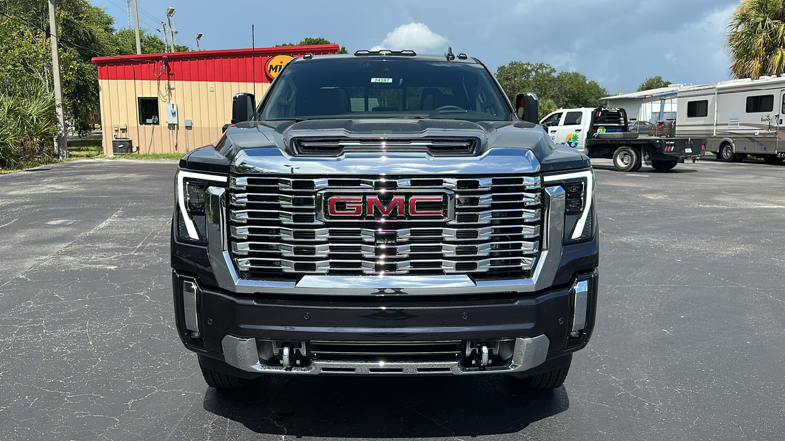 2024 GMC Sierra 3500HD Denali 2