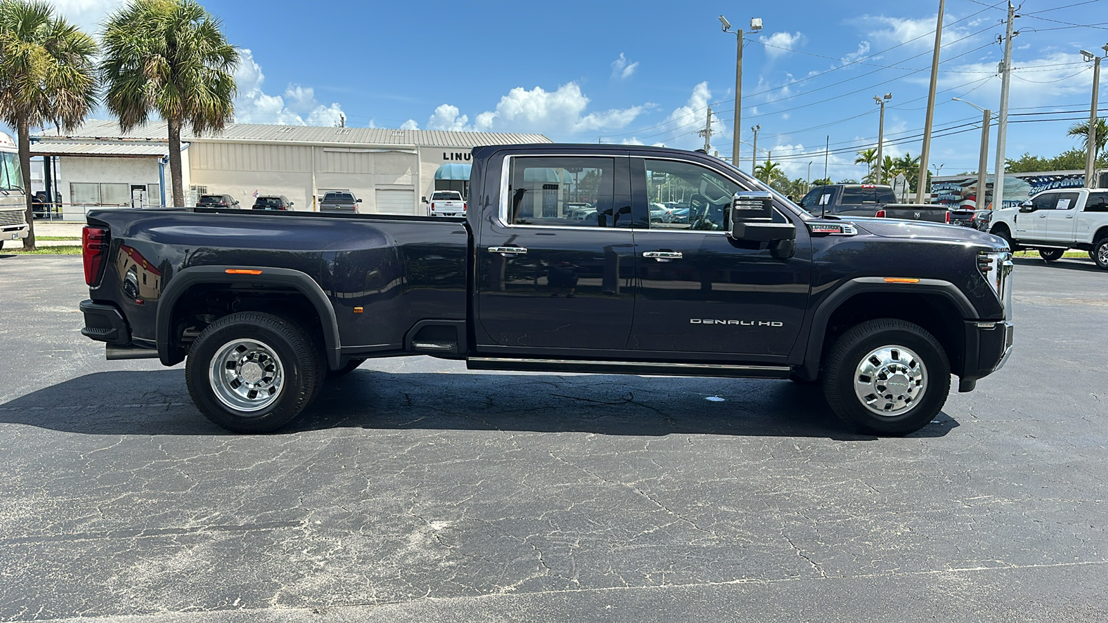 2024 GMC Sierra 3500HD Denali 8