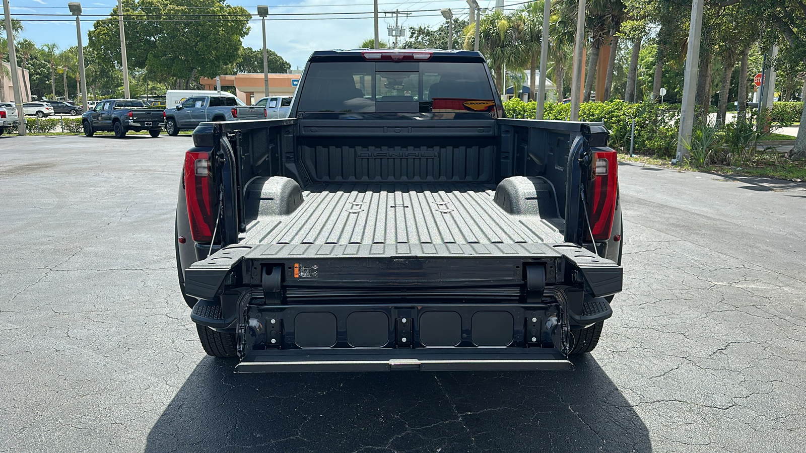 2024 GMC Sierra 3500HD Denali 30