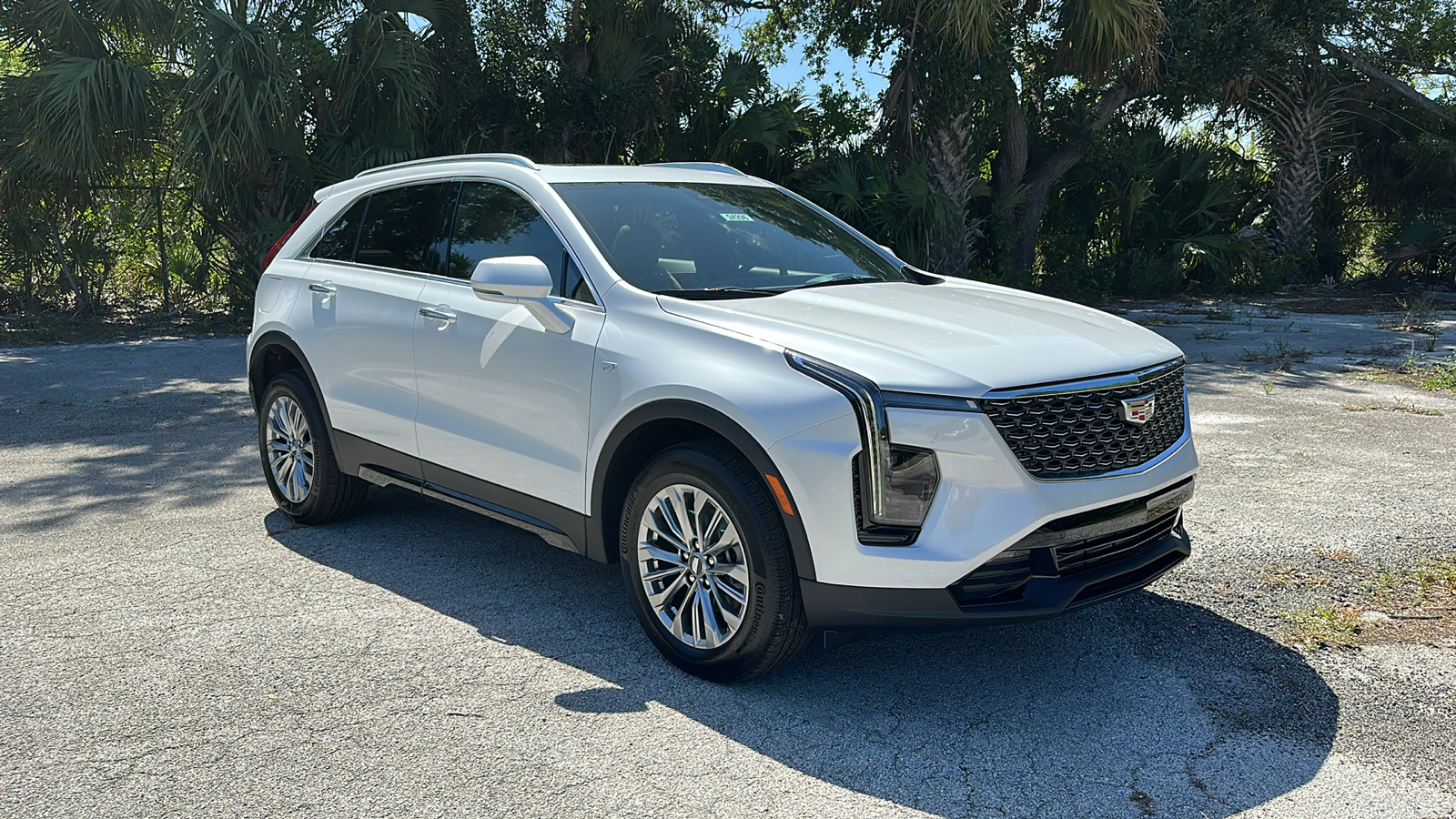 2024 Cadillac XT4 Premium Luxury 1