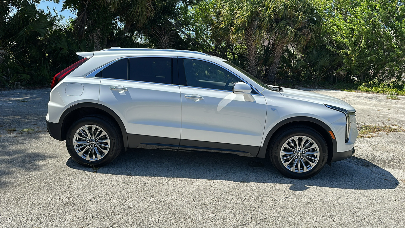 2024 Cadillac XT4 Premium Luxury 8