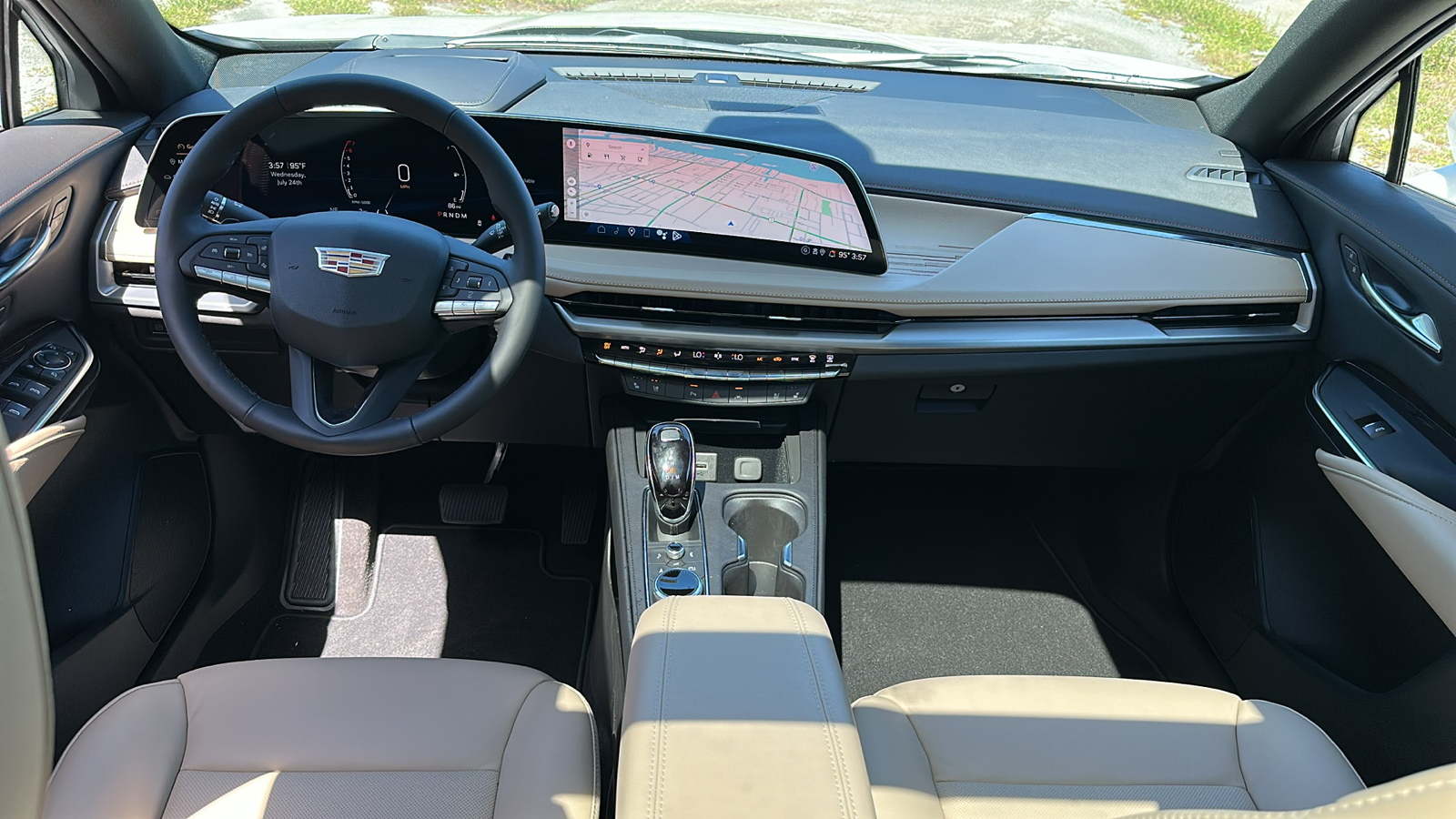 2024 Cadillac XT4 Premium Luxury 13