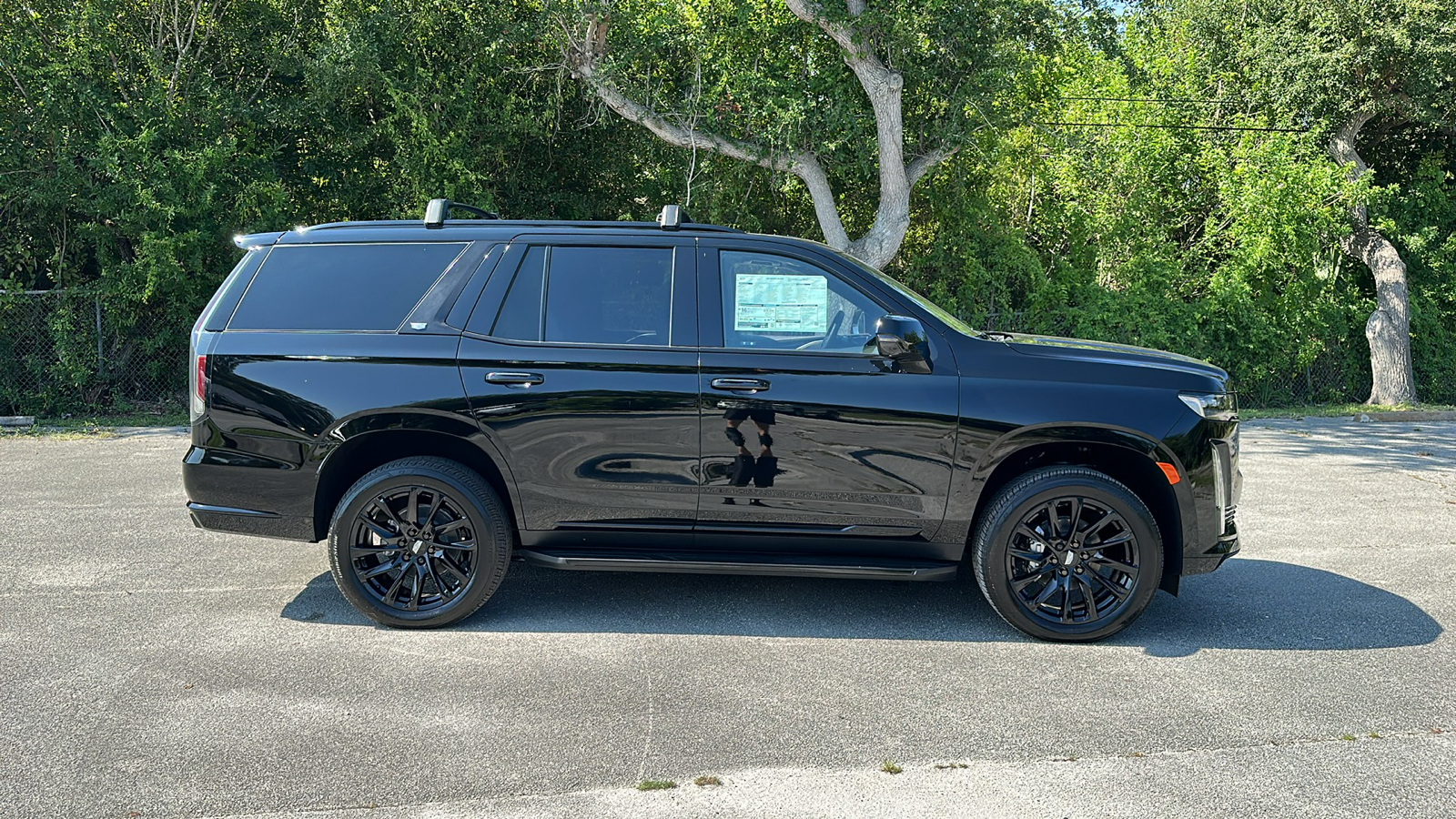 2024 Cadillac Escalade Sport 8