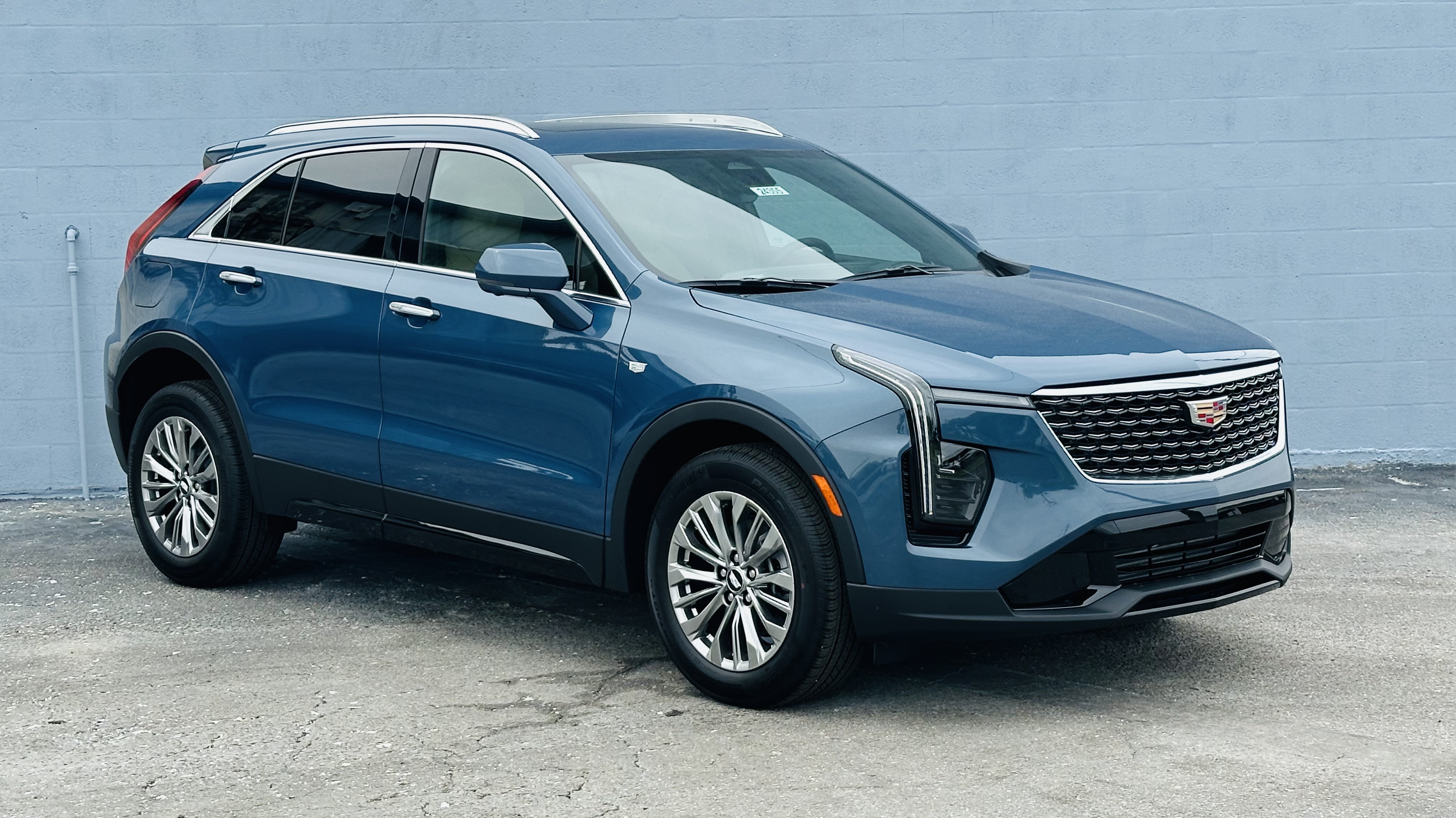 2024 Cadillac XT4 Premium Luxury 1