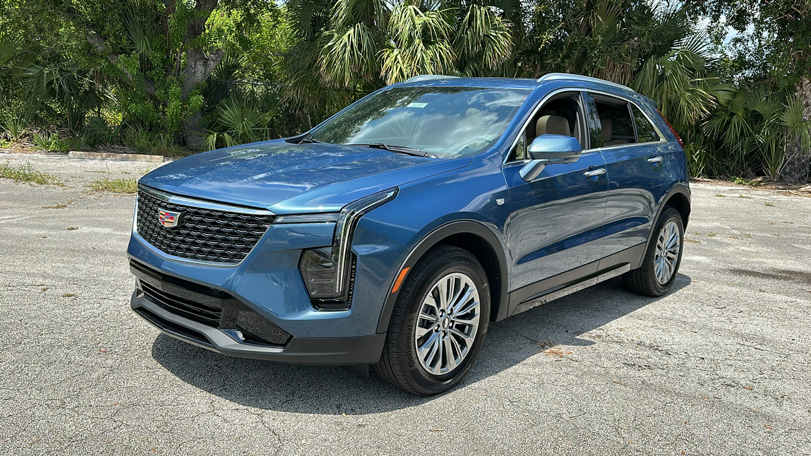 2024 Cadillac XT4 Premium Luxury 3