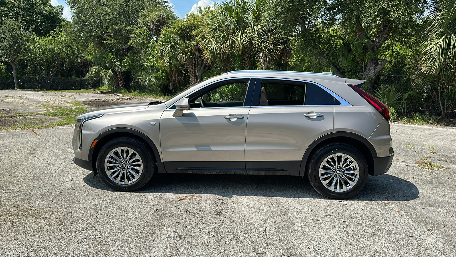 2024 Cadillac XT4 Premium Luxury 4