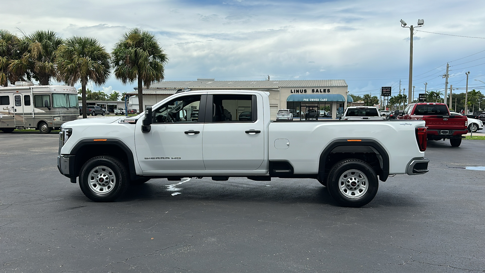 2024 GMC Sierra 3500HD Pro 4