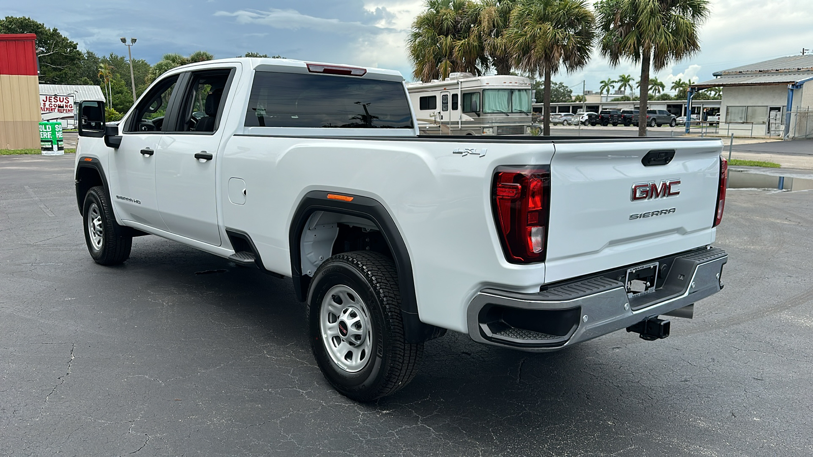 2024 GMC Sierra 3500HD Pro 5