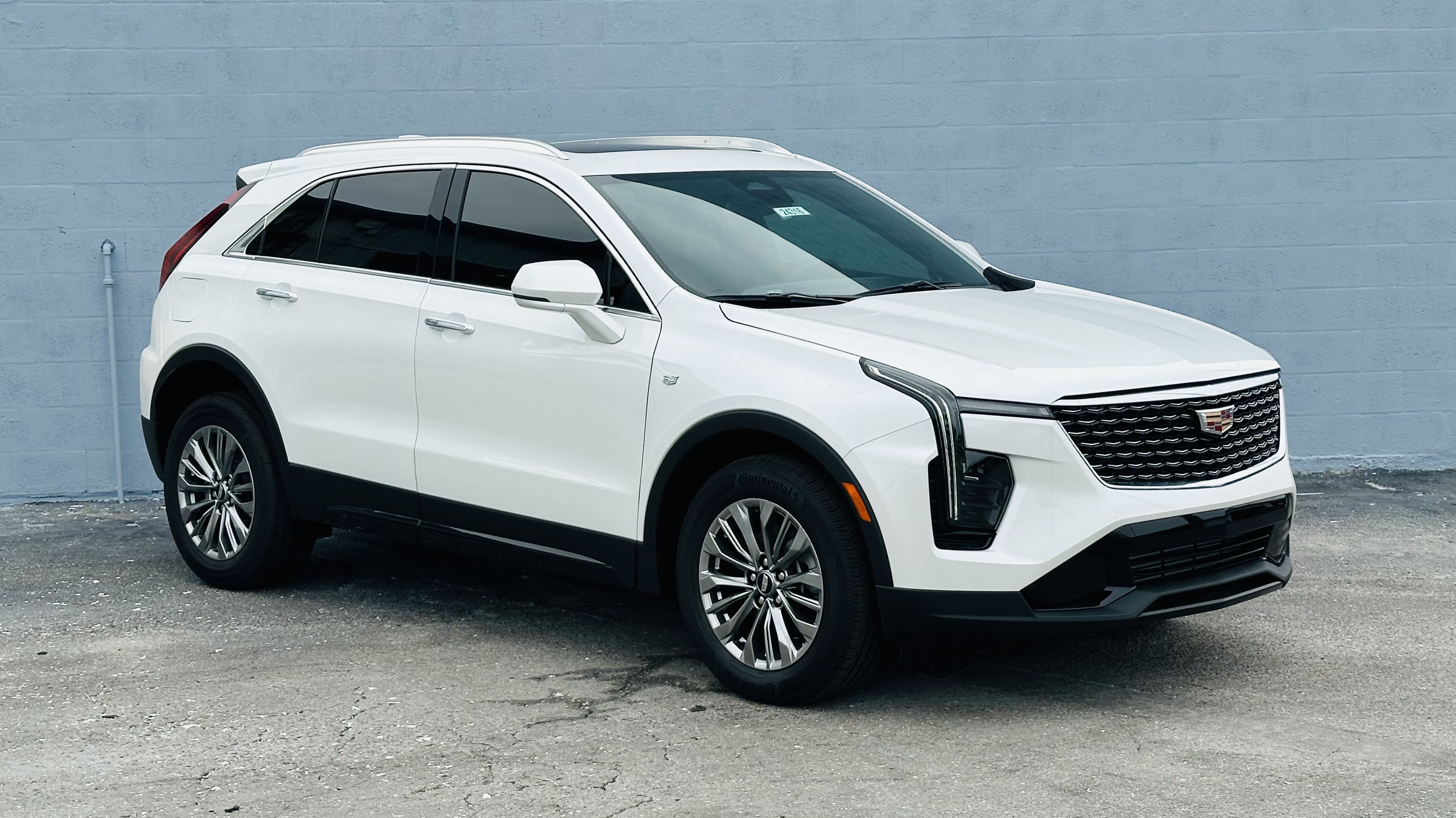 2024 Cadillac XT4 Premium Luxury 1