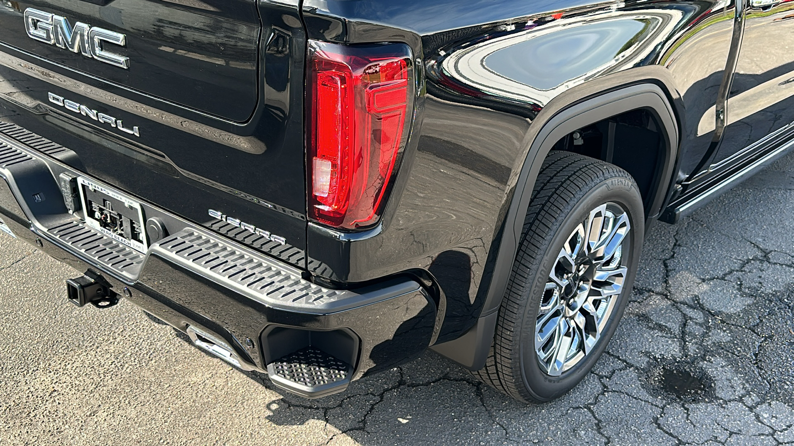 2024 GMC Sierra 1500 Denali Ultimate 11