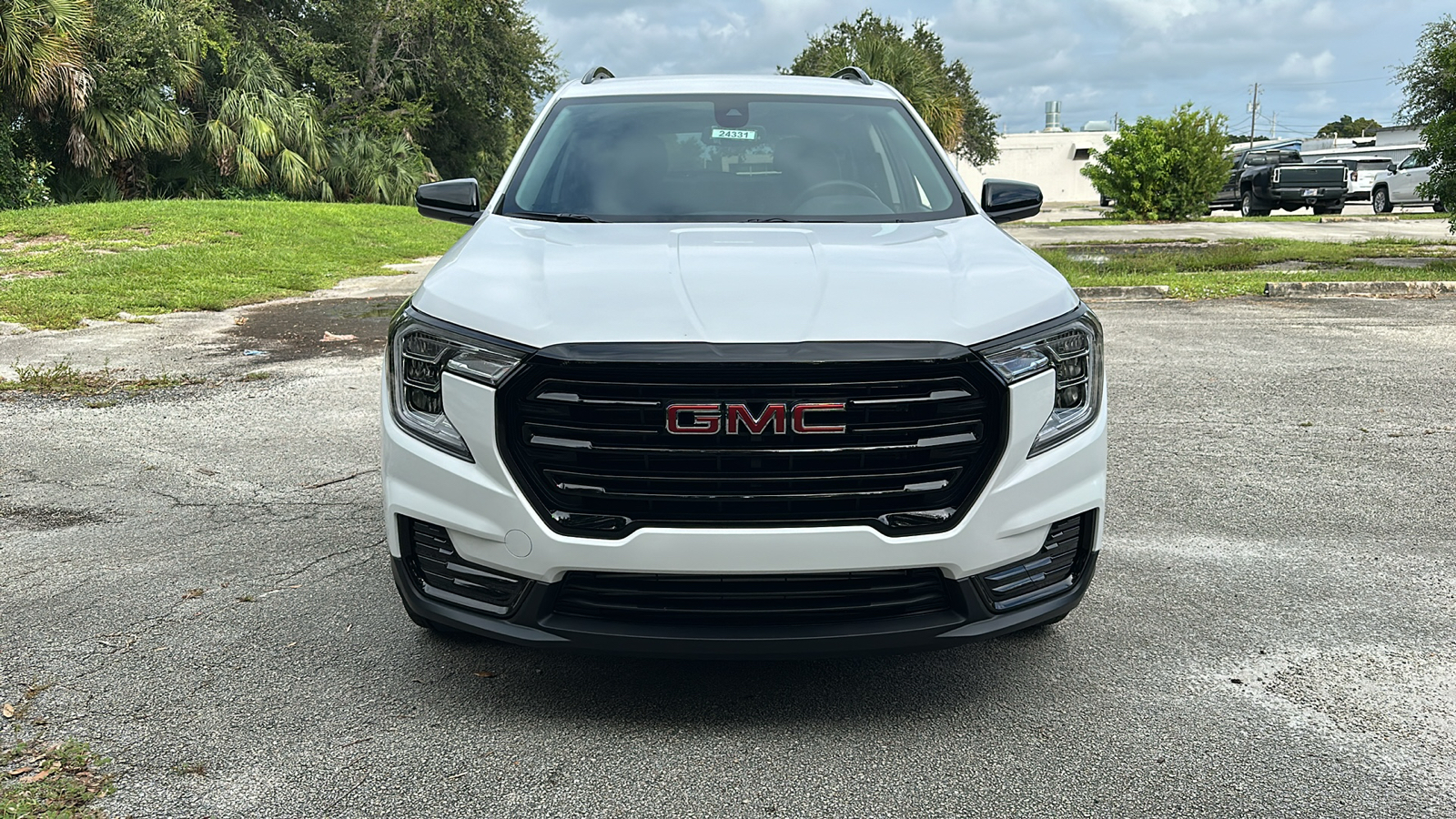 2024 GMC Terrain SLE 2