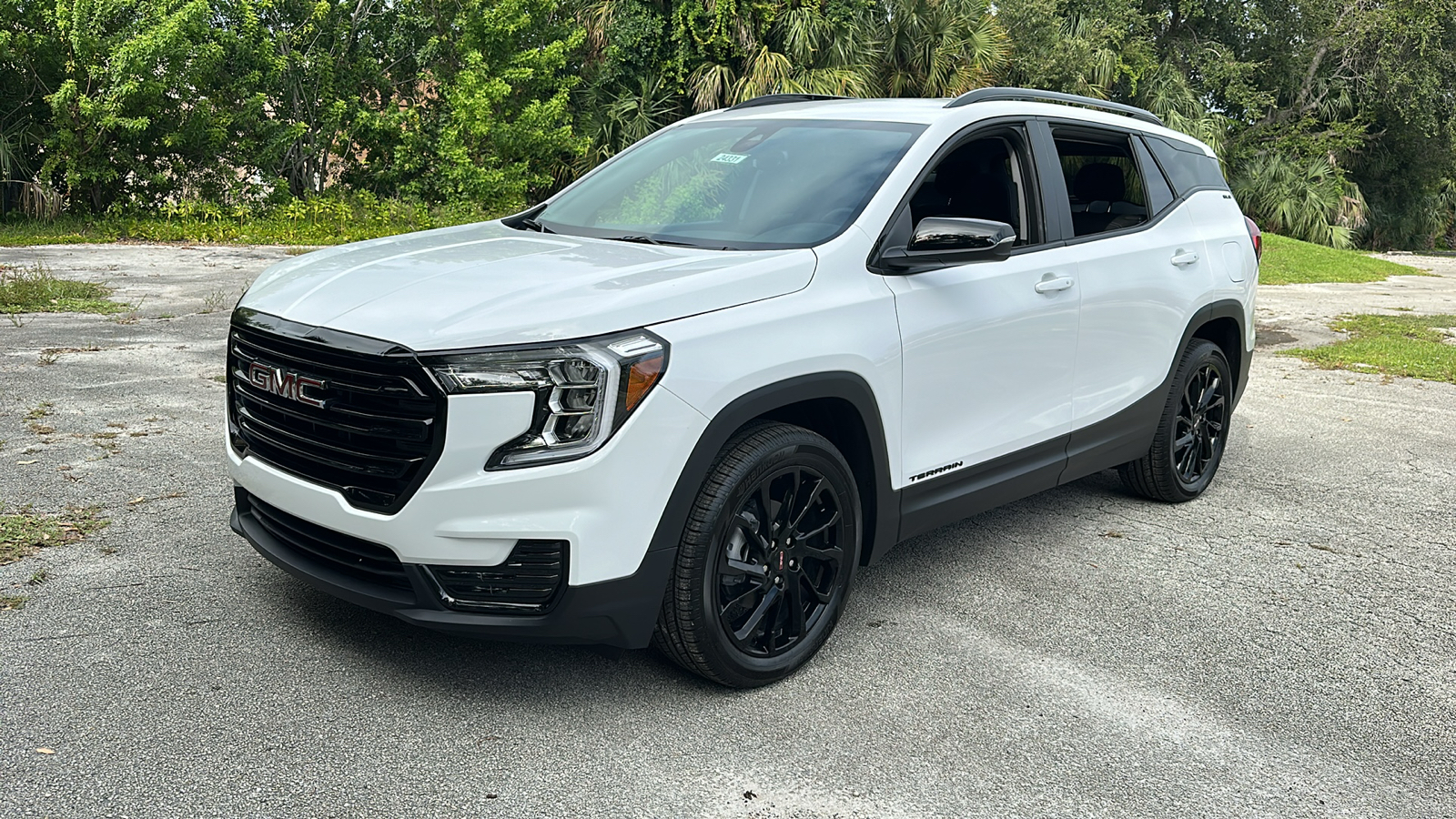 2024 GMC Terrain SLE 3