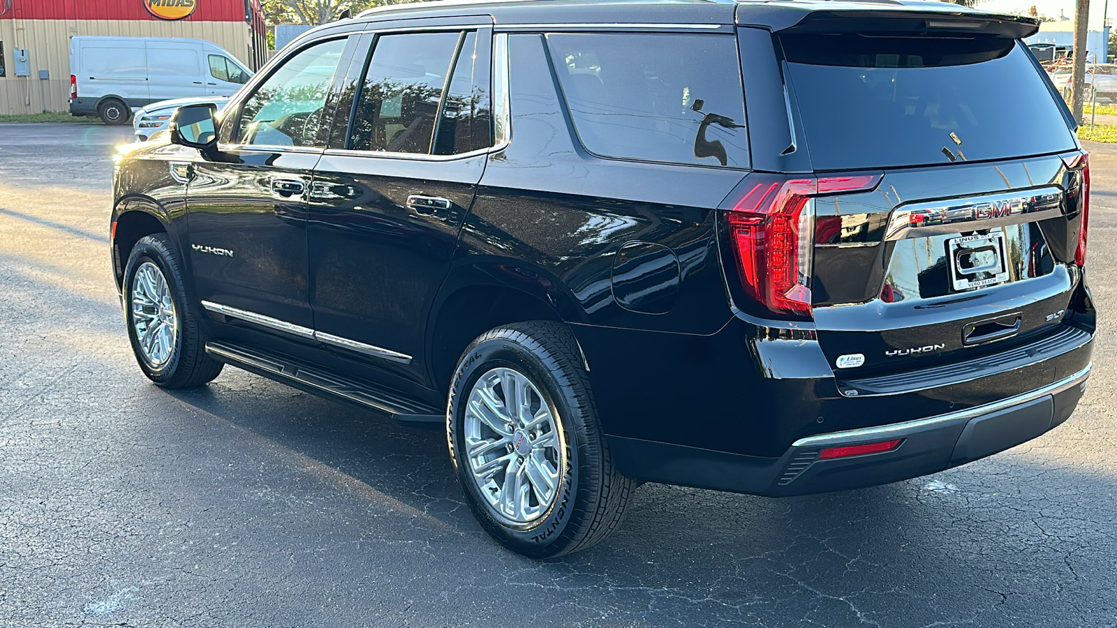 2024 GMC Yukon SLT 5