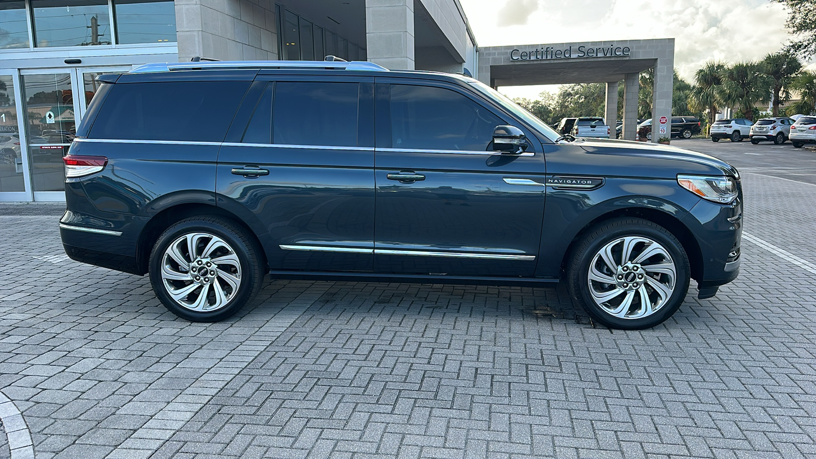 2024 Lincoln Navigator Premiere 8