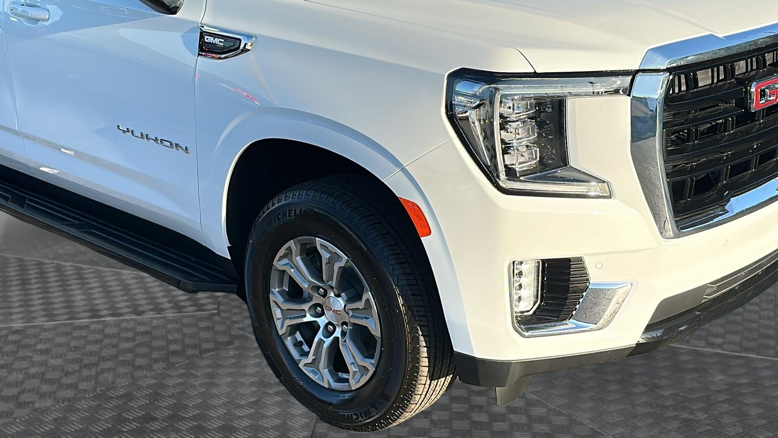 2024 GMC Yukon SLE 10