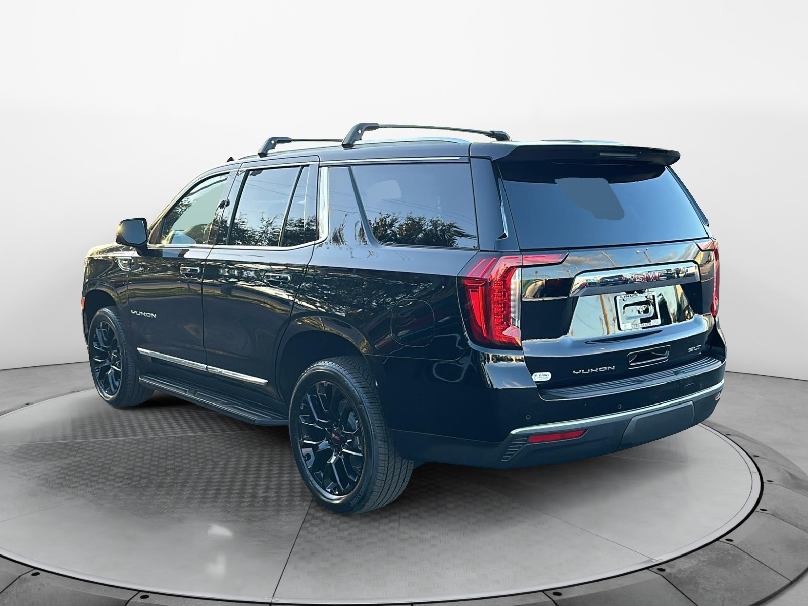 2024 GMC Yukon SLT 5