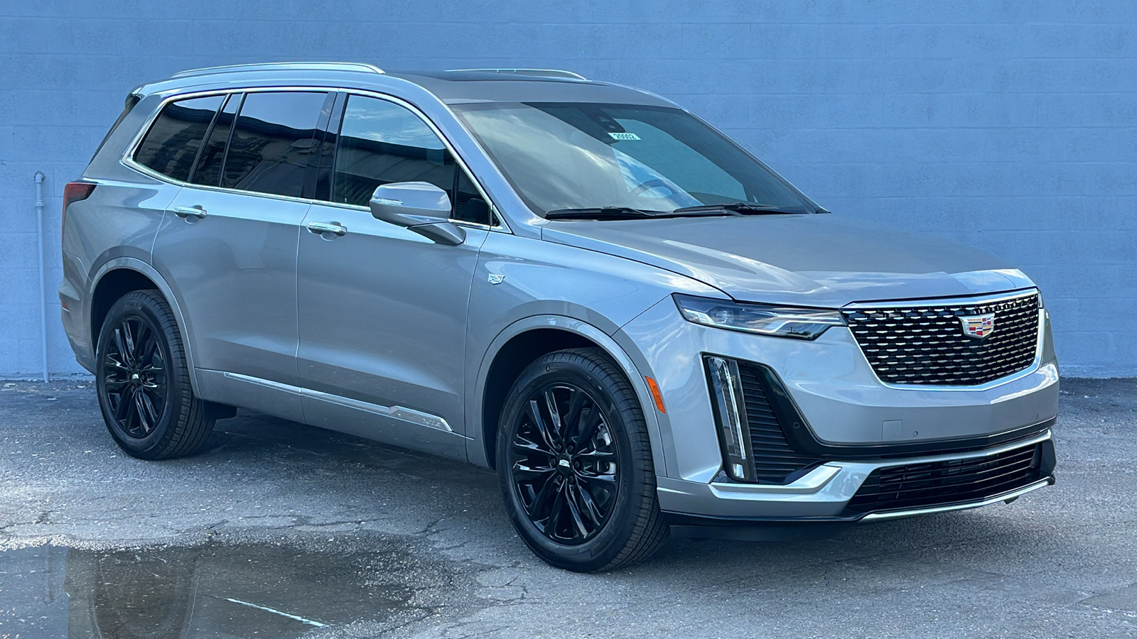 2025 Cadillac XT6 Luxury 1