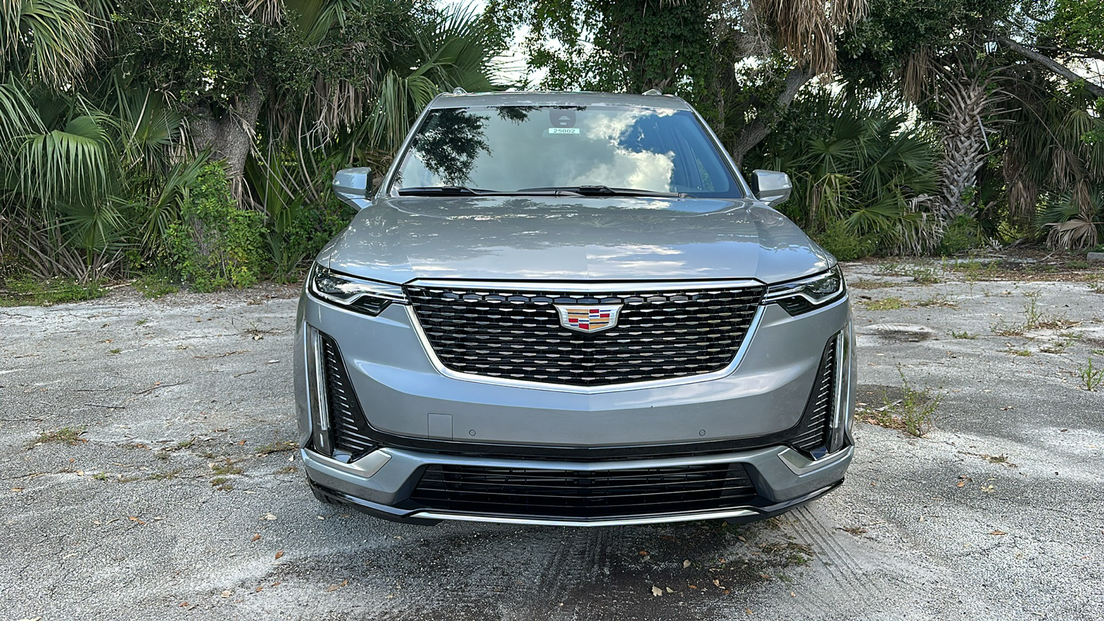 2025 Cadillac XT6 Luxury 2